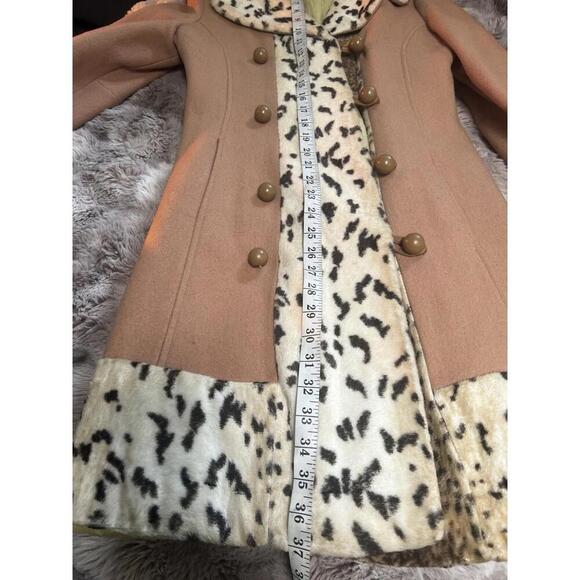 Chic Vintage Glamour: 1960s Camel Coat with Faux Leopard Fur Trim, S/M - Picture 8 of 15